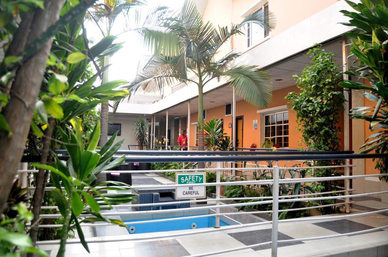 Primal Hotel Isaac John Gra Ikeja Buitenkant foto