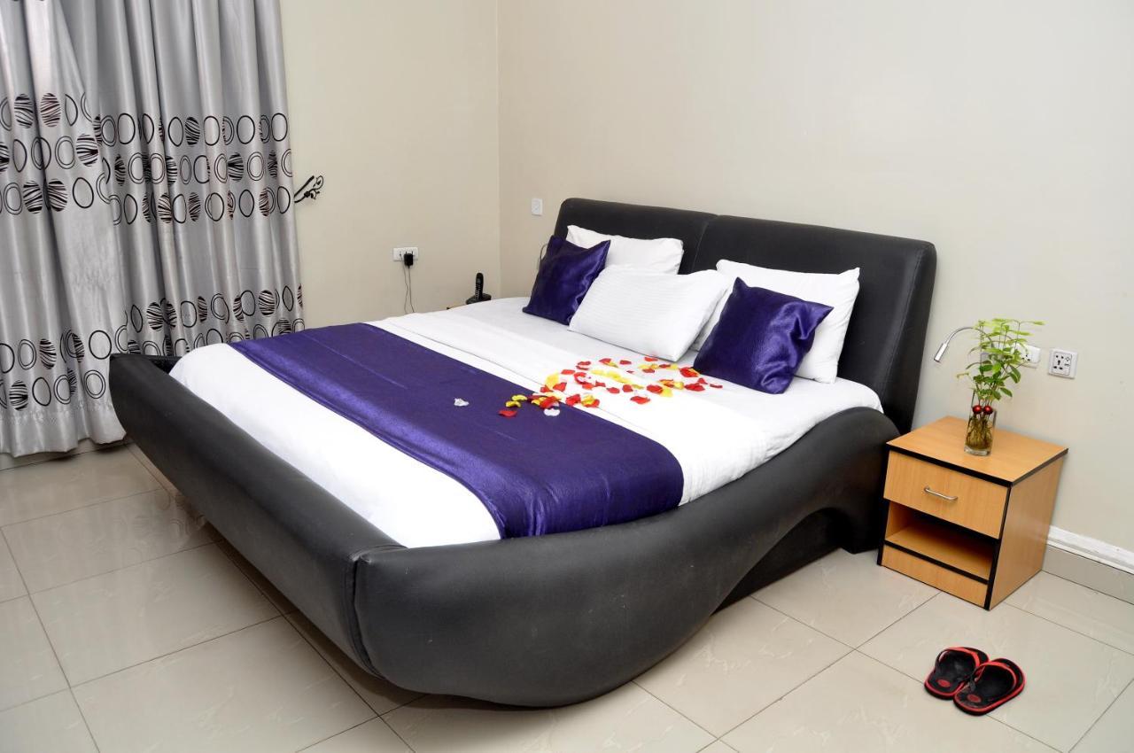 Primal Hotel Isaac John Gra Ikeja Buitenkant foto