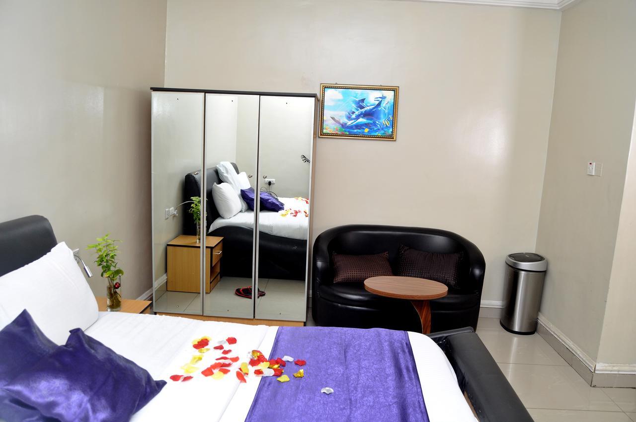 Primal Hotel Isaac John Gra Ikeja Buitenkant foto